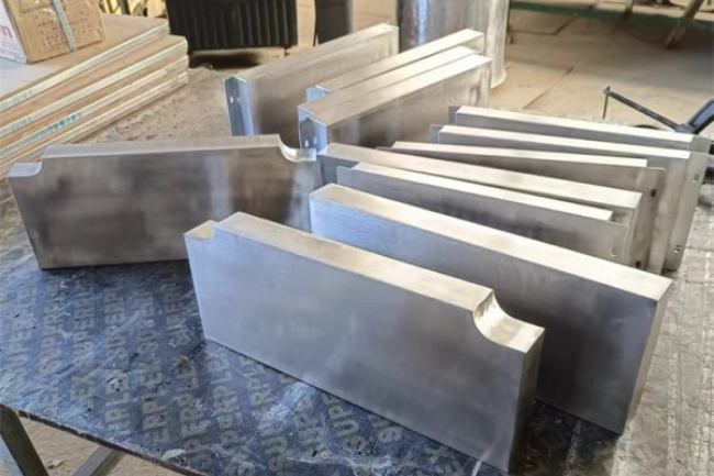 鞍山不锈钢包铅件